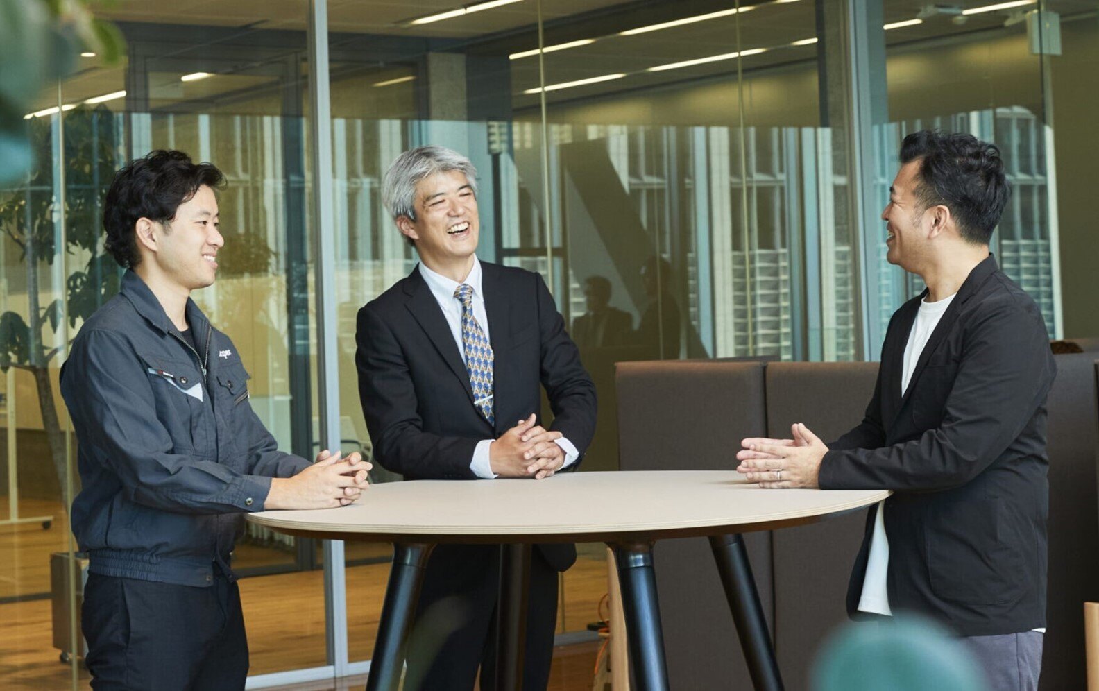 Hiroshi Onishi, CEO of edge AI development startup Futsuper Co., Ltd., Ryu Narusawa, Factory Team Leader, Sony Semiconductor Solutions Corporation, Daisuke Hayashi, manufacturing DX consultant focit Co., Ltd.
